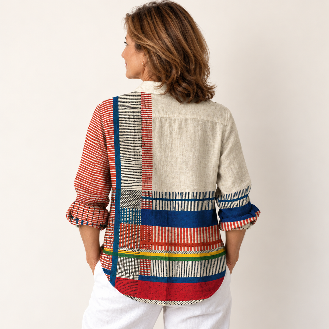 Íde artistic patchwork shirt, same model back view, square 1:1