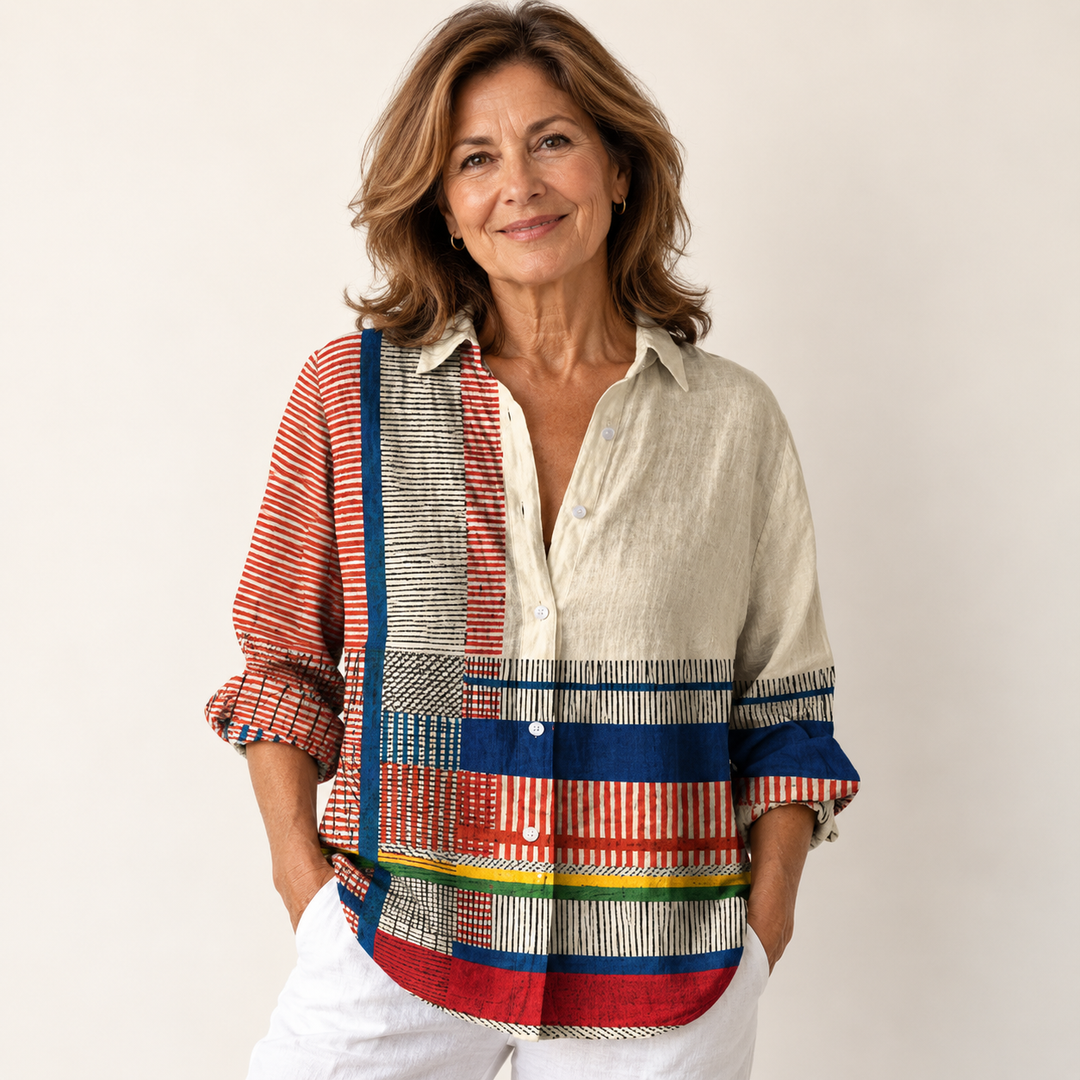 Íde artistic blouse on mature model, front view