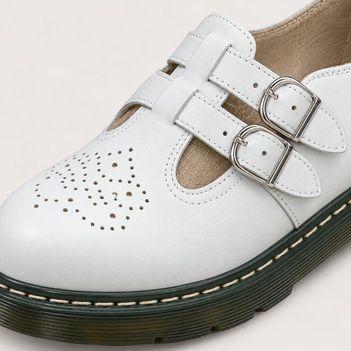 Luna white shoes, buckle perforation and sole detail